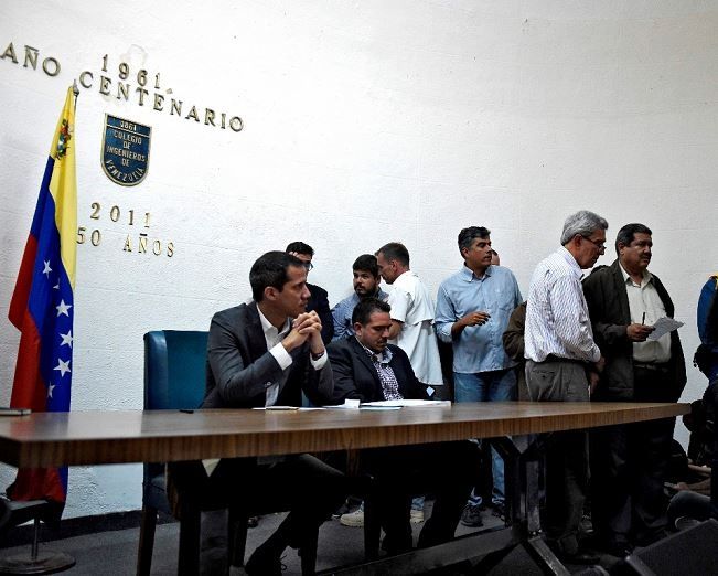 Juan Guaidó convocó a paro escalonado en la administración pública