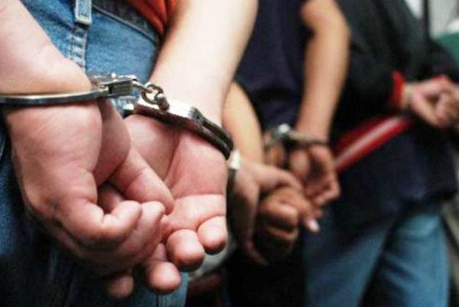 Capturan a cinco sujetos  por estafar con dólares