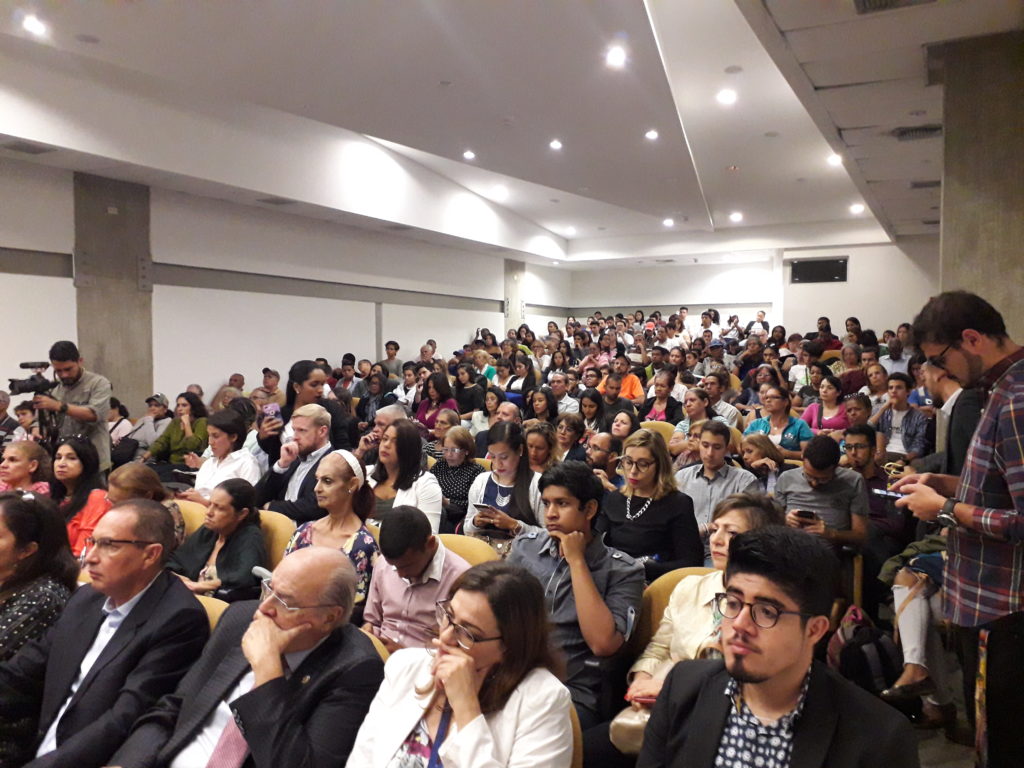 La transición hacia la democracia moviliza a la universidad venezolana