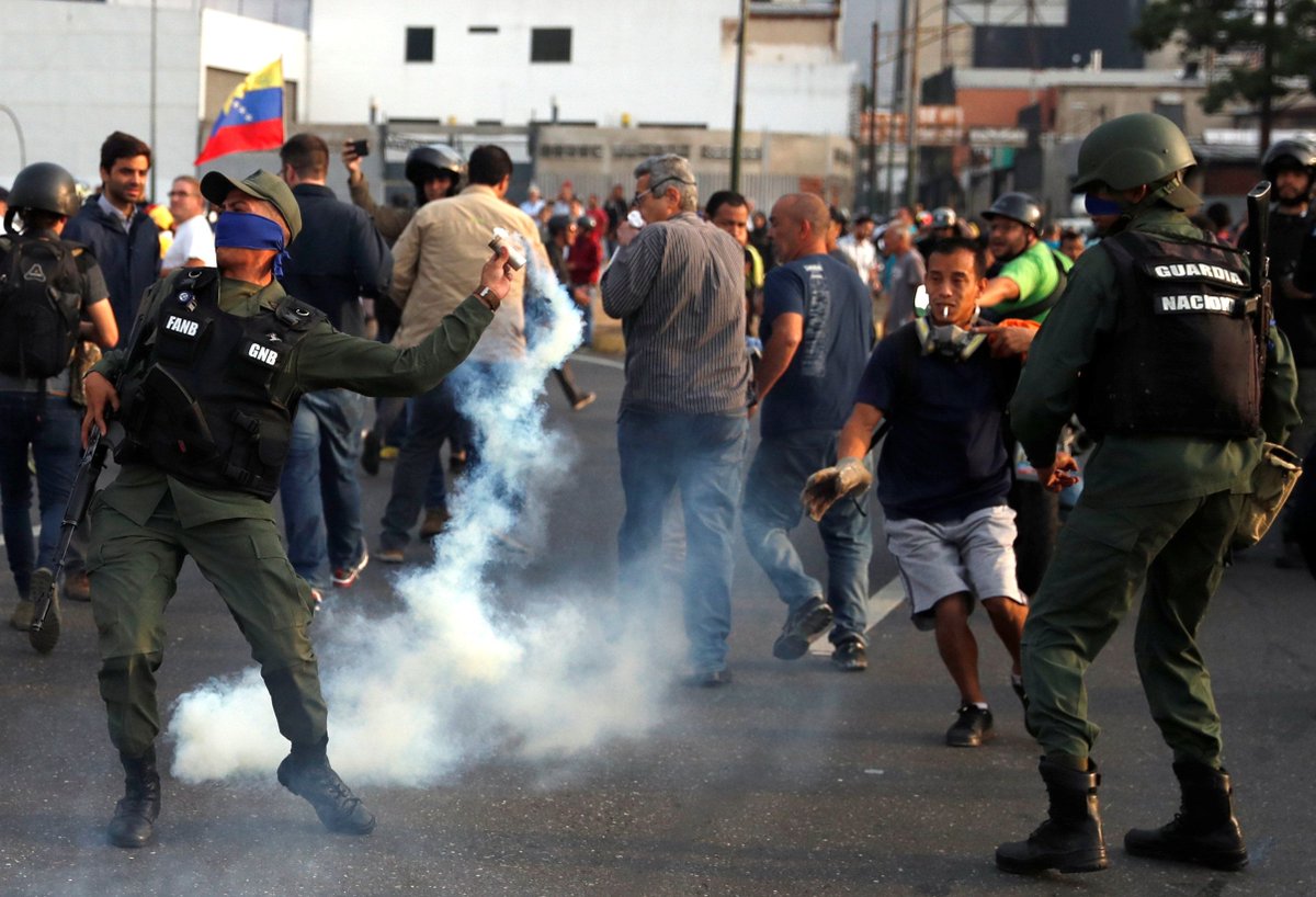 Se registran enfrentamientos entre opositores y efectivos de la GNB en Altamira