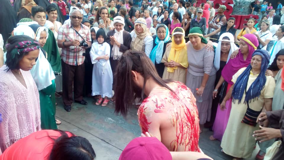 13 años recreando el viacrucis en Los Teques