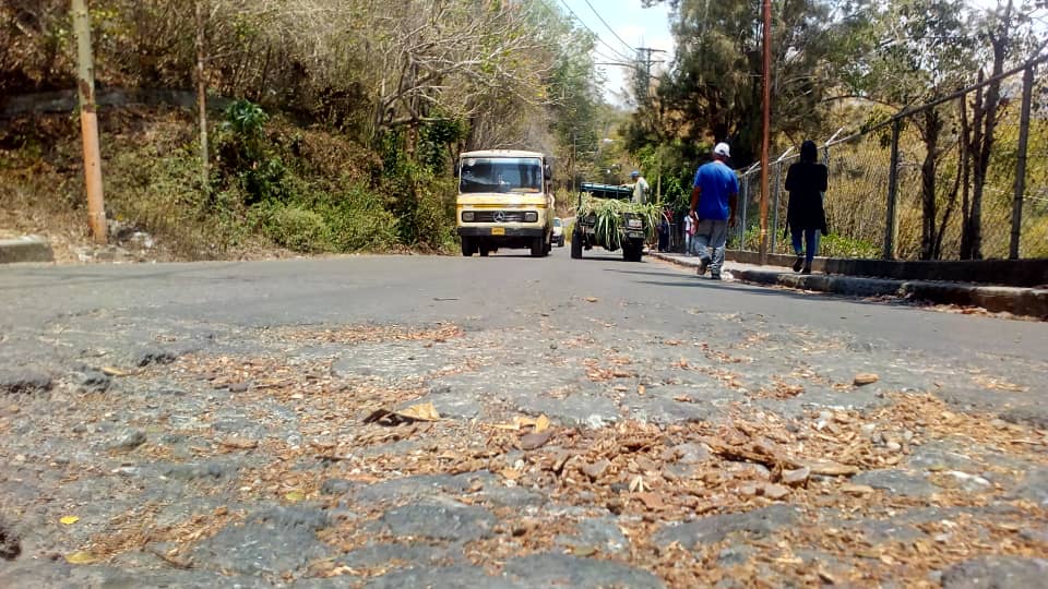 Transportistas exigen asfalto a vialidad de Santa Rosa