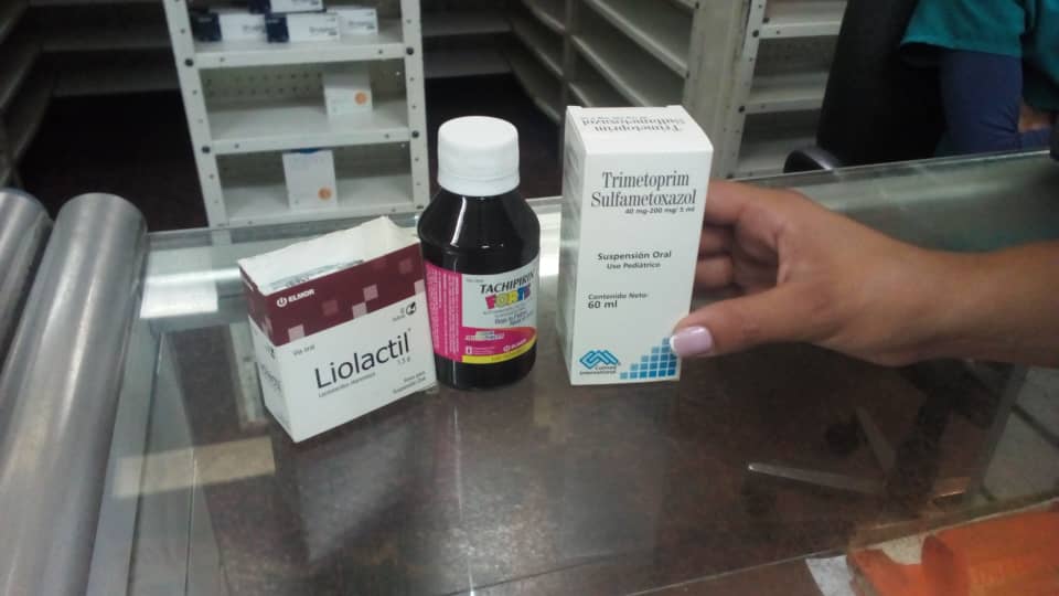 Madres sufren para comprar remedios para sus chamos