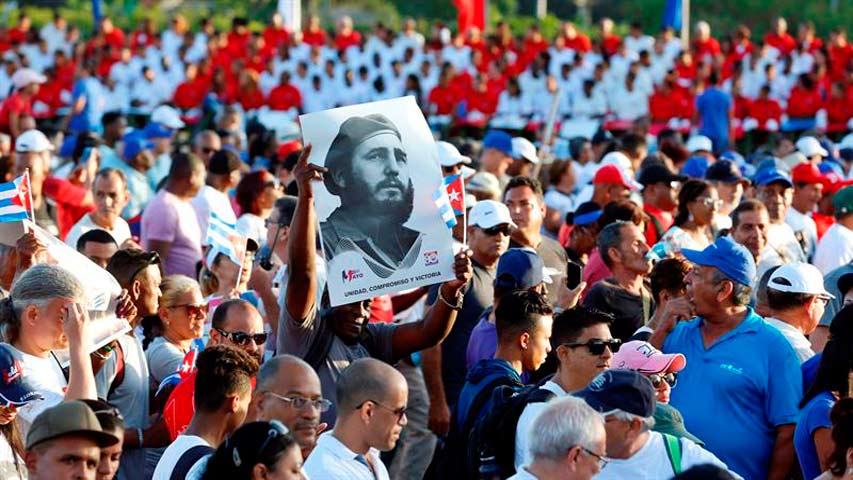 Cubanos conmemoran 60 años de revolución