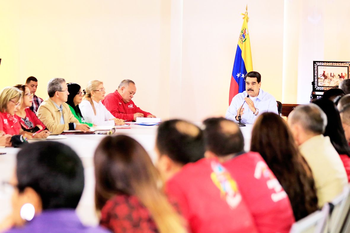 El Presidente Maduro recibió propuestas de base para plan de gestión