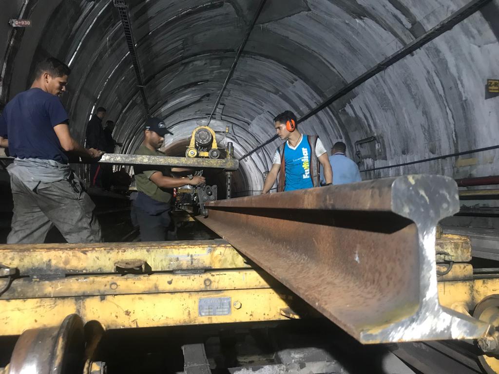 Cambian riel del Metro de Los Teques