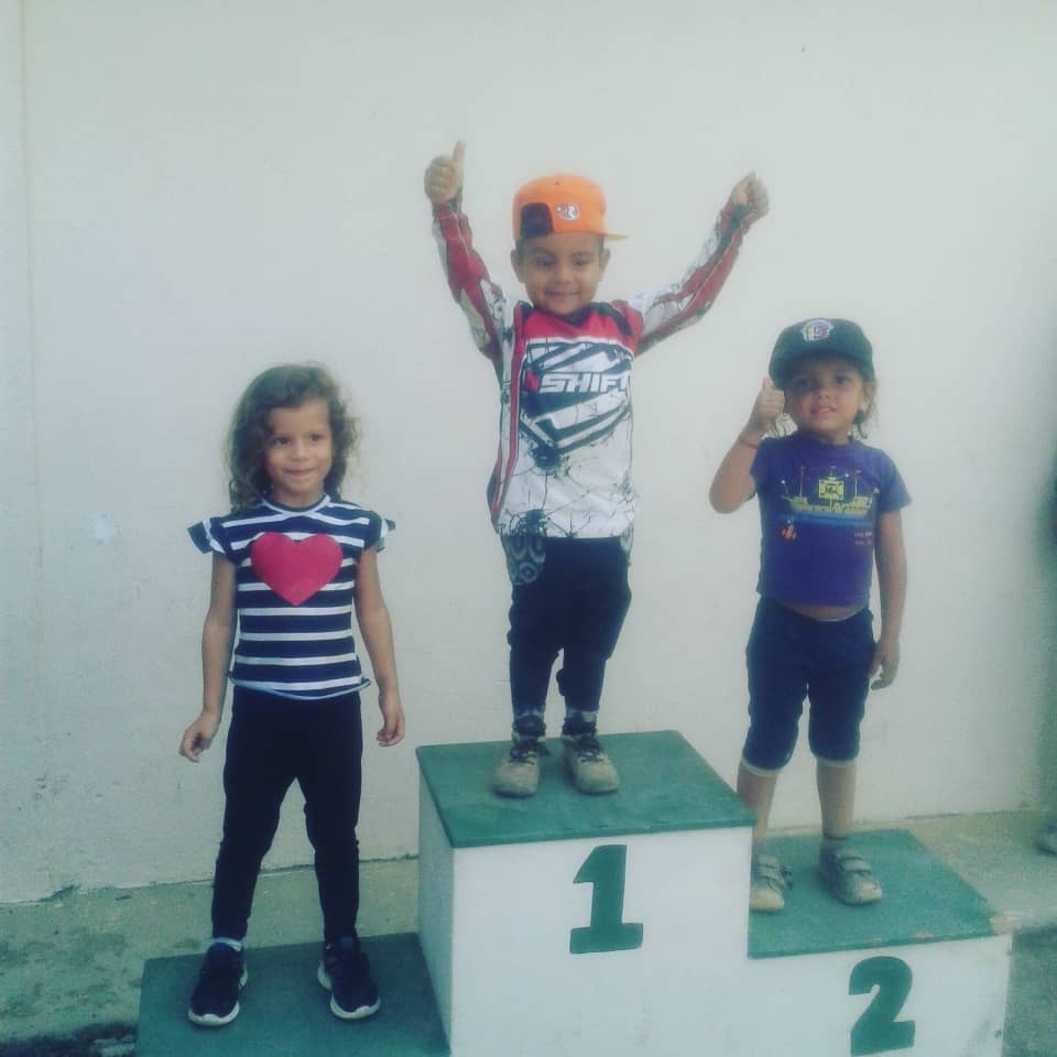 Miranda destacó en campeonato de bicicross