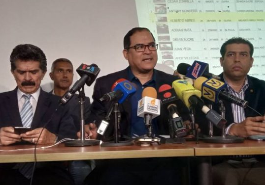 Banda cobra USD 400 a los venezolanos para llevarlos a Trinidad y Tobago, denunció Valero