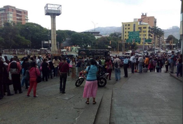 Reportan paro de transporte en varias zonas de Caracas