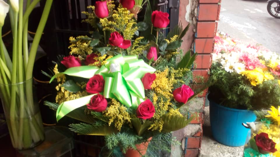Muchos ajustan el presupuesto para el regalo de mamá