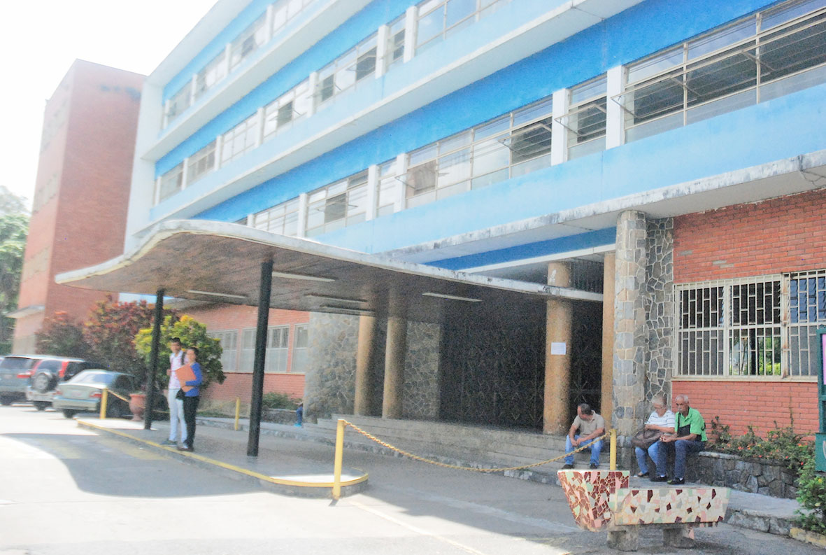 Padres denuncian ausentismos de docentes en el Liceo San José