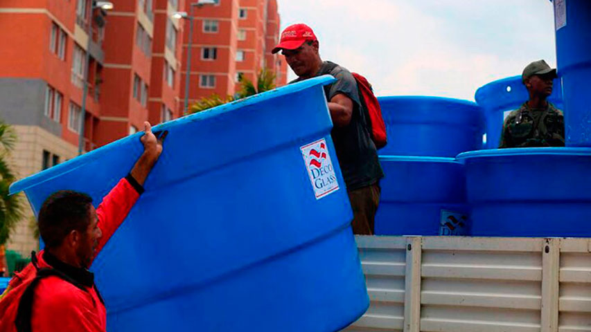 Entregan 500 tanques de agua en el plan Tanque Azul