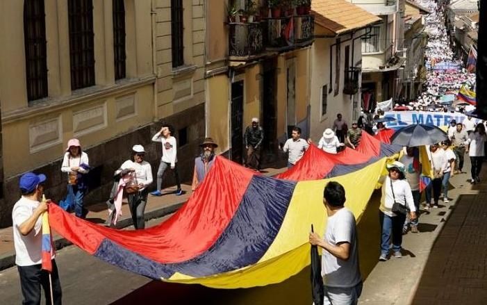 Ecuatorianos protestan en rechazo al matrimonio entre parejas del mismo sexo