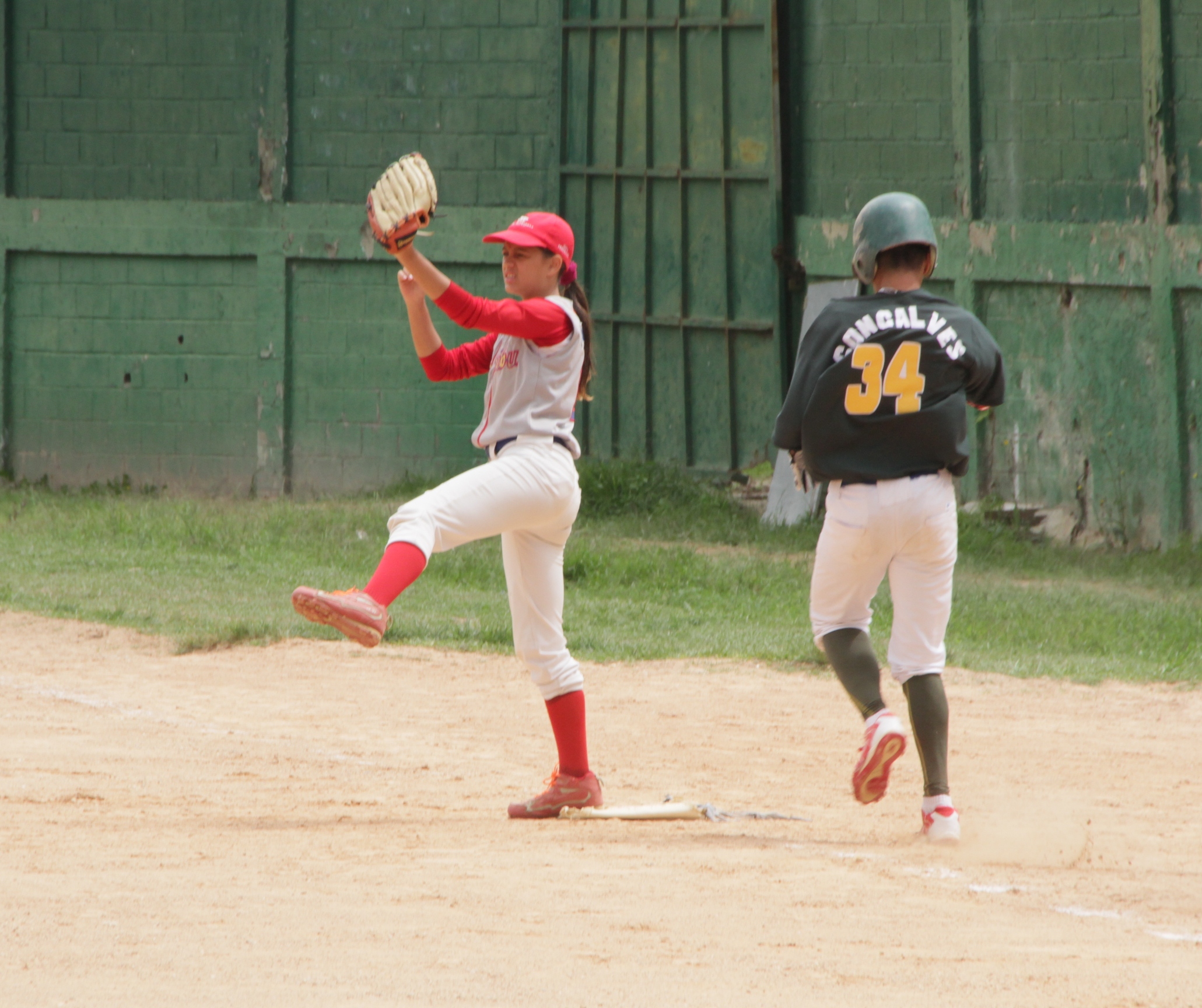 La Tribu masacró a los Cachorros en beisbol junior