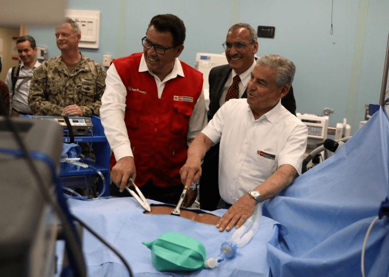 Ministro de Defensa de Perú muere tras sufrir un infarto