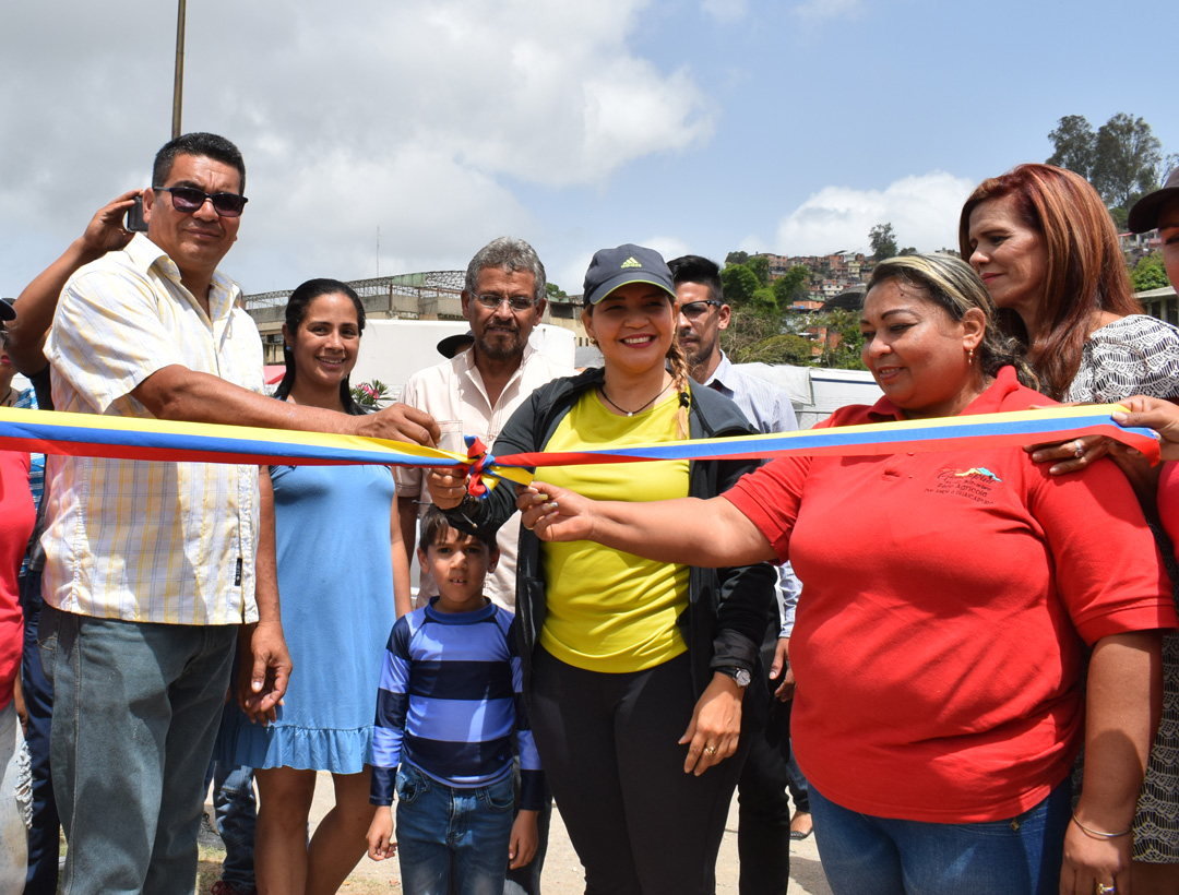 Alcaldesa Álvarez inauguró Feria de Alimentación Guaicaipuro Potencia