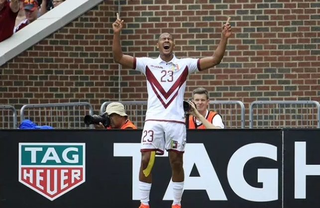 Salomón Rondón supera a Juan Arango y se convierte en el máximo goleador de la Vinotinto