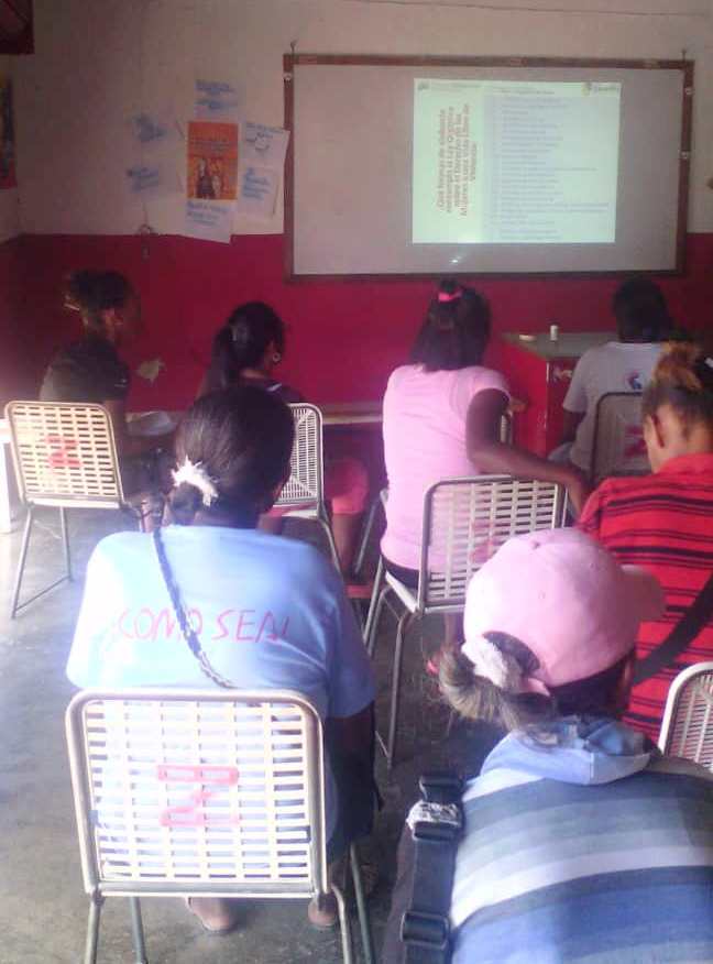Realizado taller de formación de defensores comunitarios en el PSUV