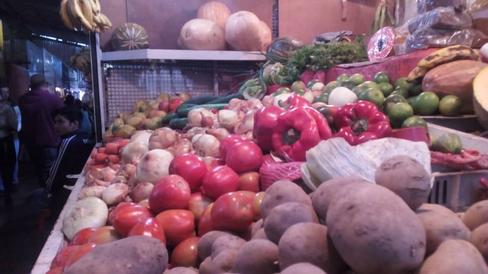 Precios accesibles en frutas y verduras en el Mercado