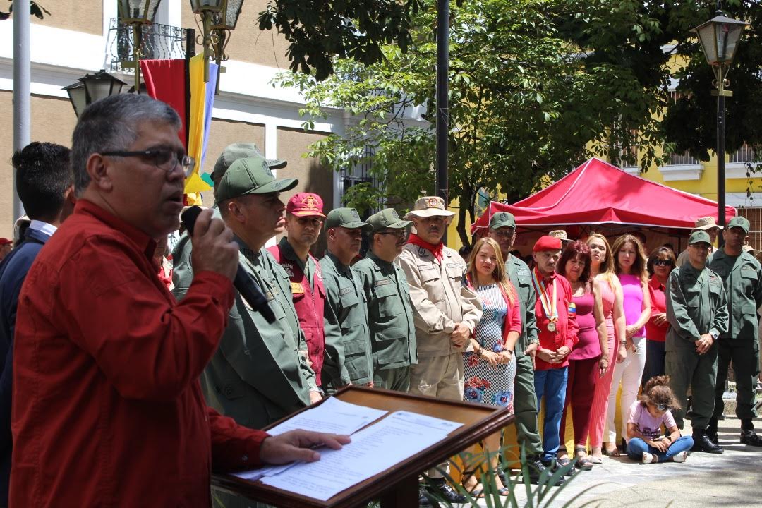 Conmemoran 65 aniversario de Hugo Chávez