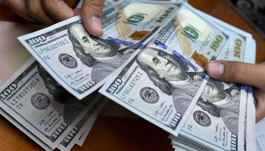 El dólar “paralelo” ya pasó de Bs. 12.000 y el oficial se encamina a los Bs. 10.000