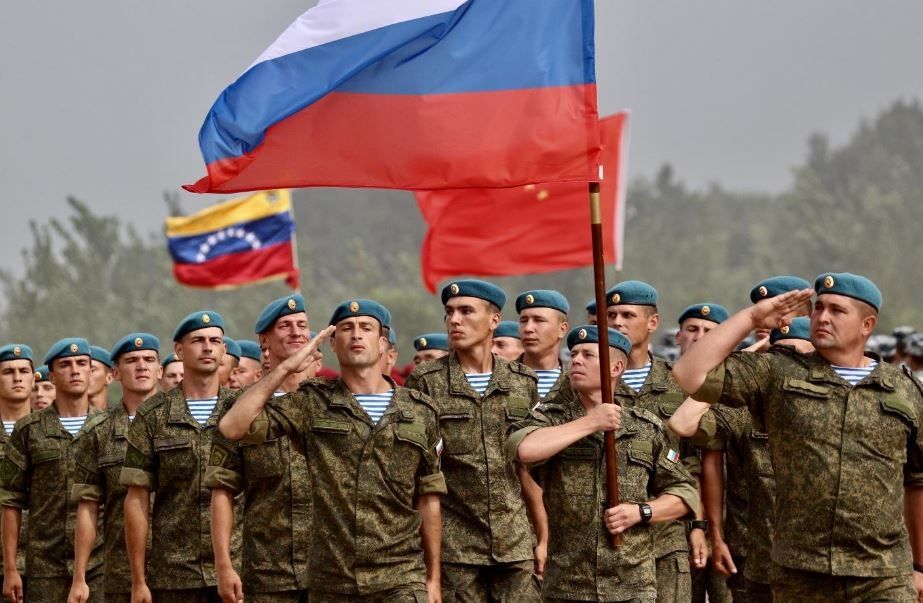 “Especialistas militares rusos continuarán su labor en Venezuela