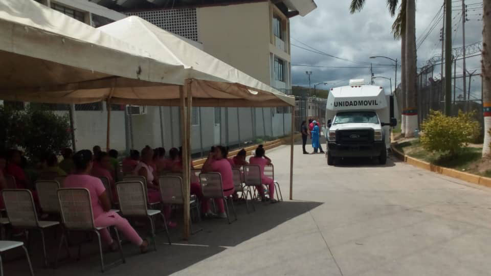 Continúa con éxito jornada médica en el INOF