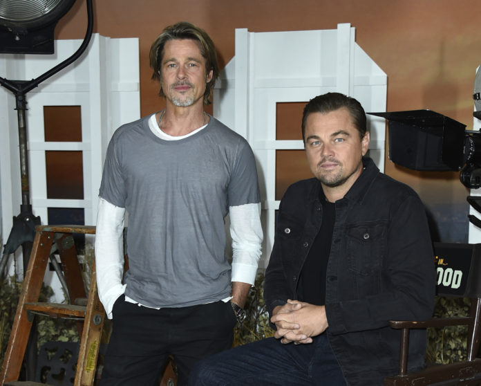 Brad Pitt y DiCaprio analizan la industria en “Once Upon a Time in Hollywood”