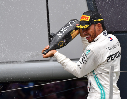 Hamilton gana en GP de Gran Bretaña