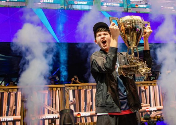 Un adolescente de 16 años gana US$ 3 millones en campeonato de Fortnite