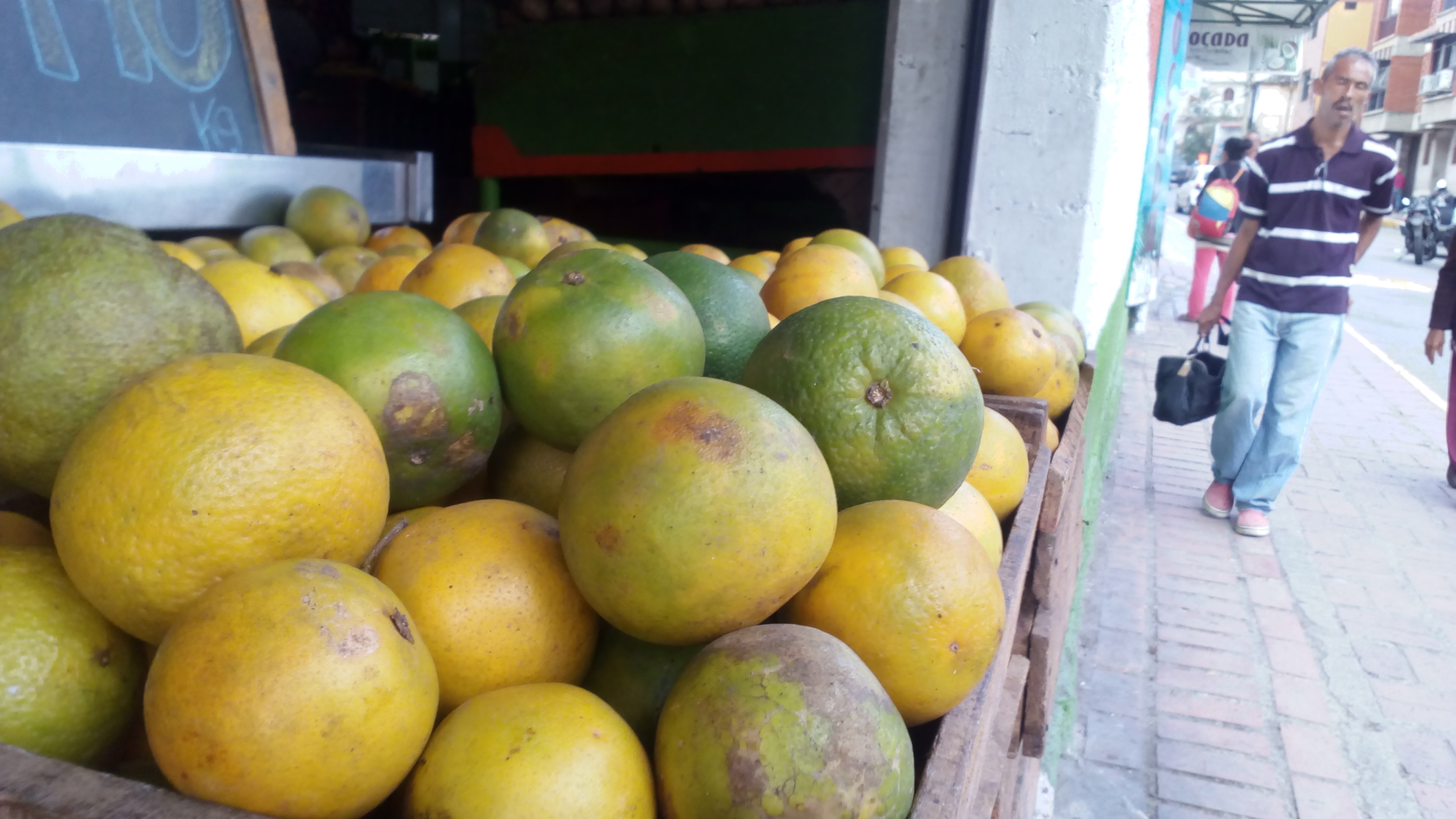 Kilo de naranja se cotiza en Bs. 2.990