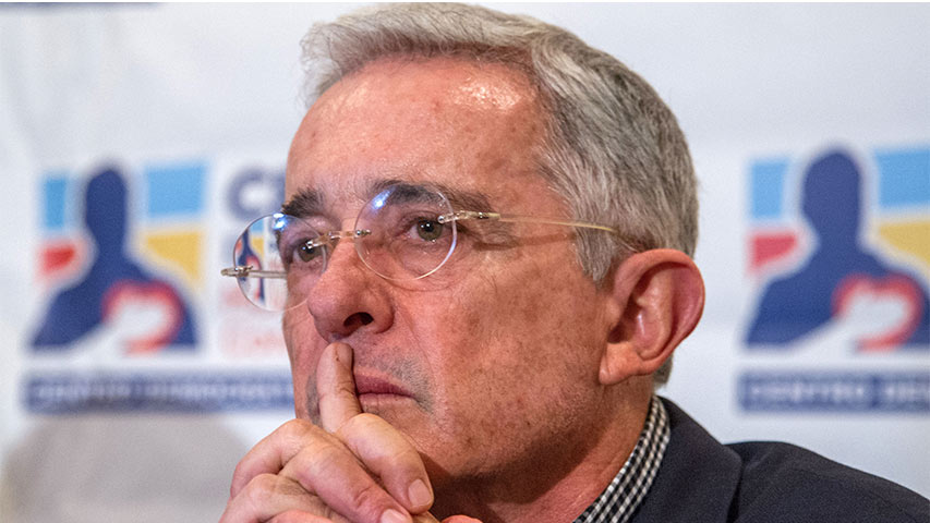 Uribe citado a declarar por presunto soborno y fraude procesal