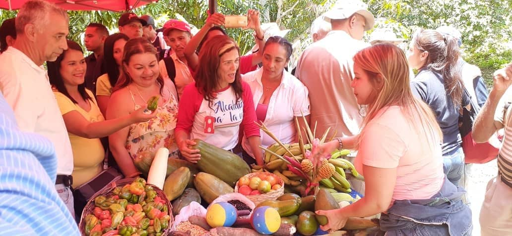 Álvarez pide apoyo a Agropatria para fortalecer a productores