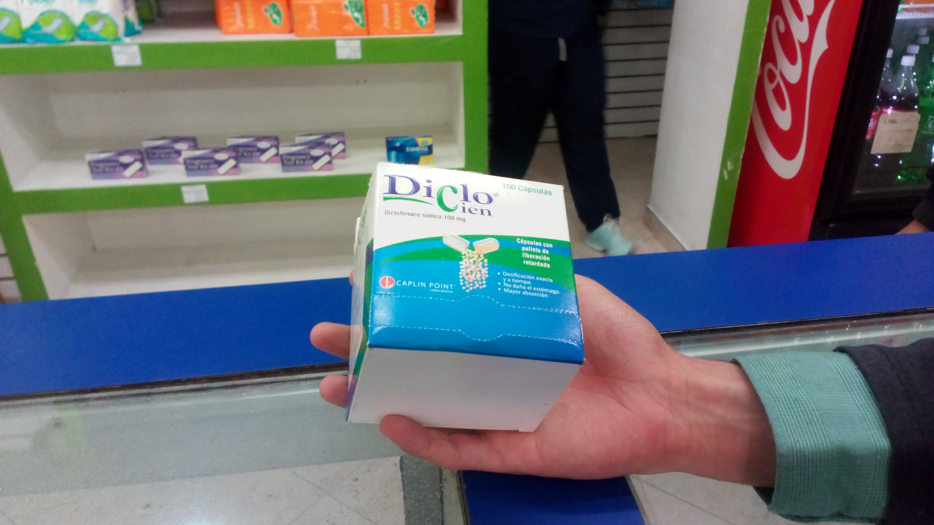 A cuenta gotas llegan  medicamentos para el lumbago