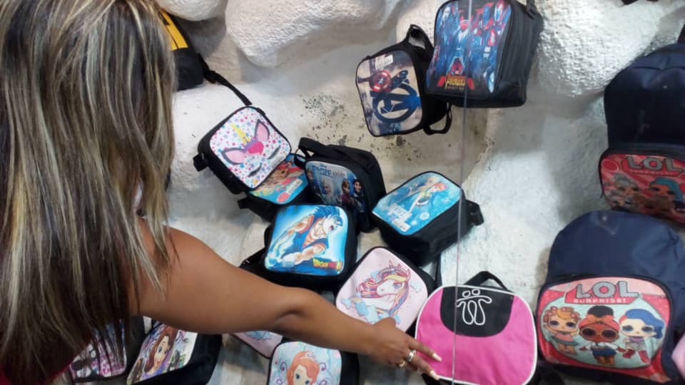 Entre un bolso y un morral se van más de Bs. 100 mil