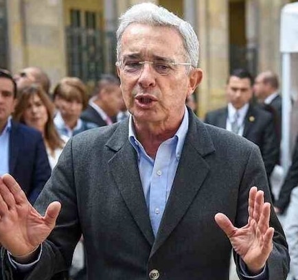 Uribe se retirará de la política en 2022
