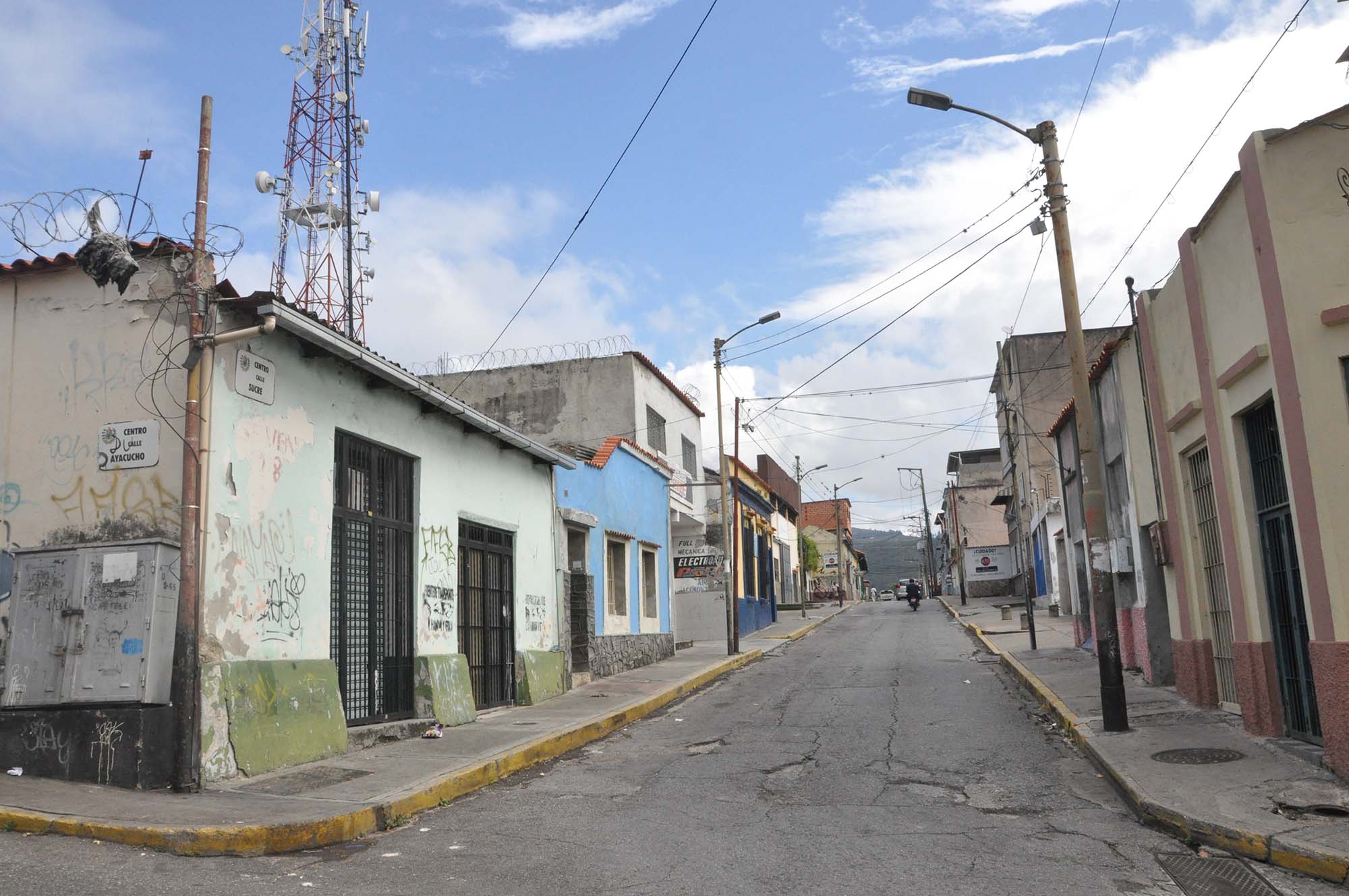 Denuncian hurto de baterías de vehículos en la Junín