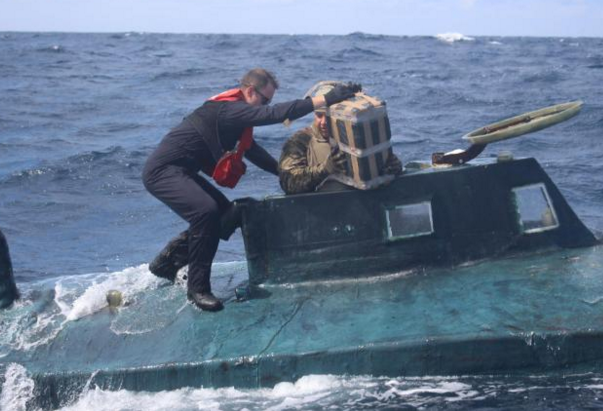 Aseguran ‘narcosubmarino’ con más de 5 mil kilos de cocaína en el Pacífico