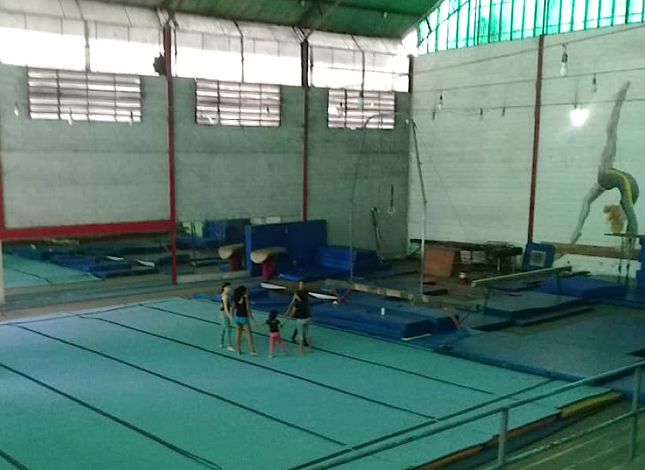 En parque Urquía imparten clases de gimnasia y yudo