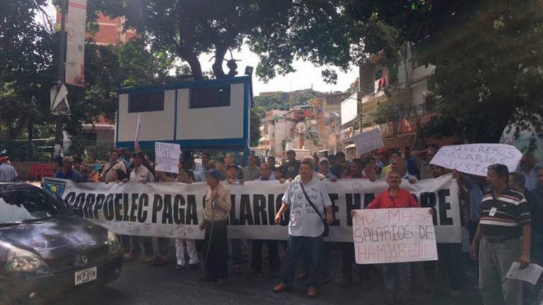 Trabajadores de Corpoelec exigen reivindicación salarial