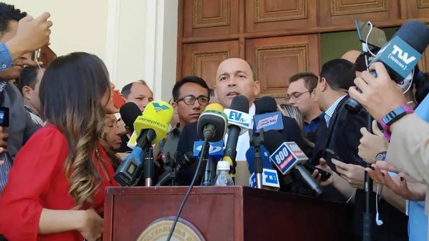 Torrealba insiste en investigación contra Guaidó