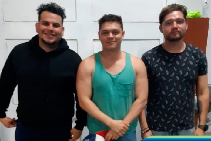 Perú expulsa a integrantes de la orquesta Los Adolescentes