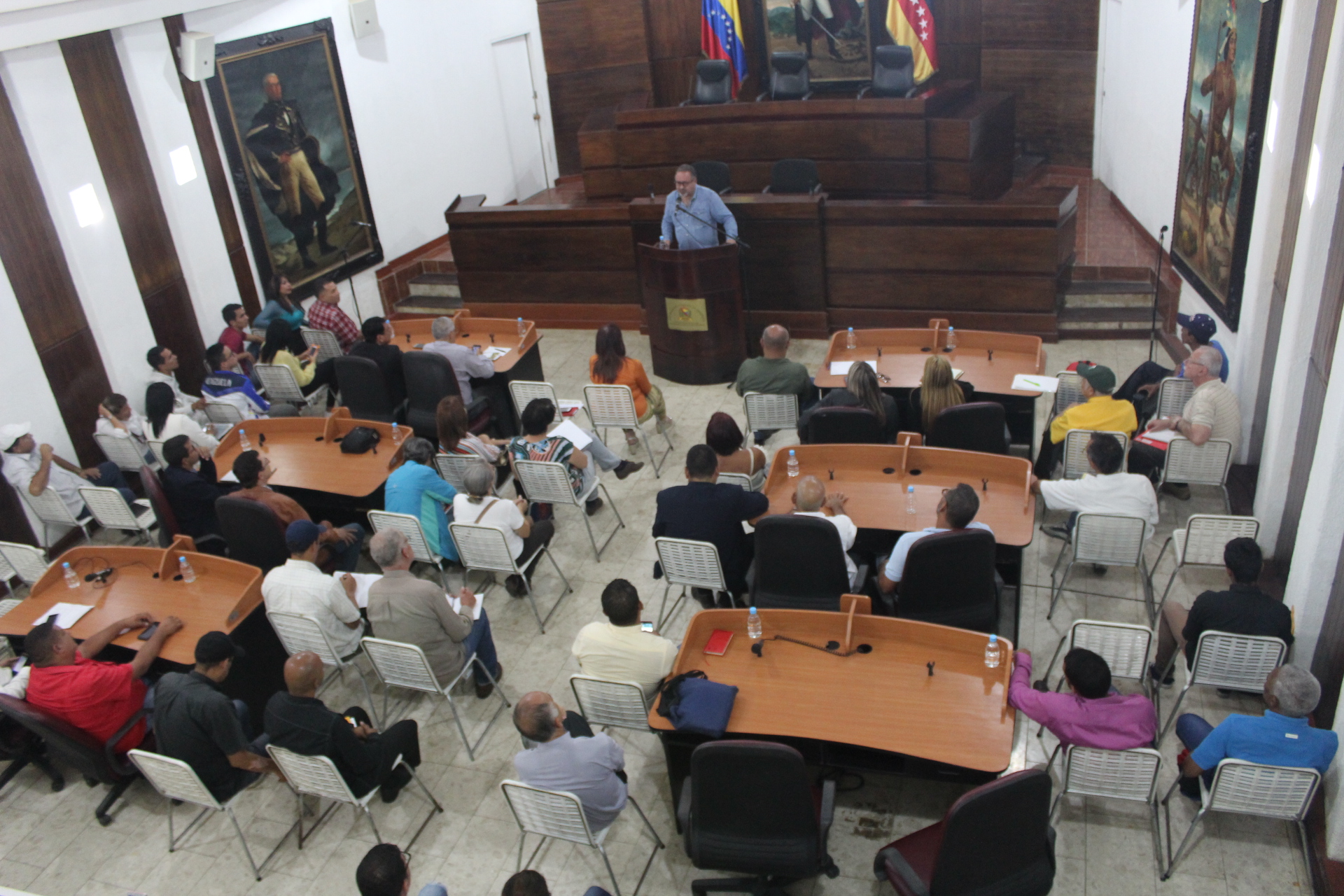 Total éxito foro “Salvador Allende: Similitudes y diferencias entre Chile y Venezuela”
