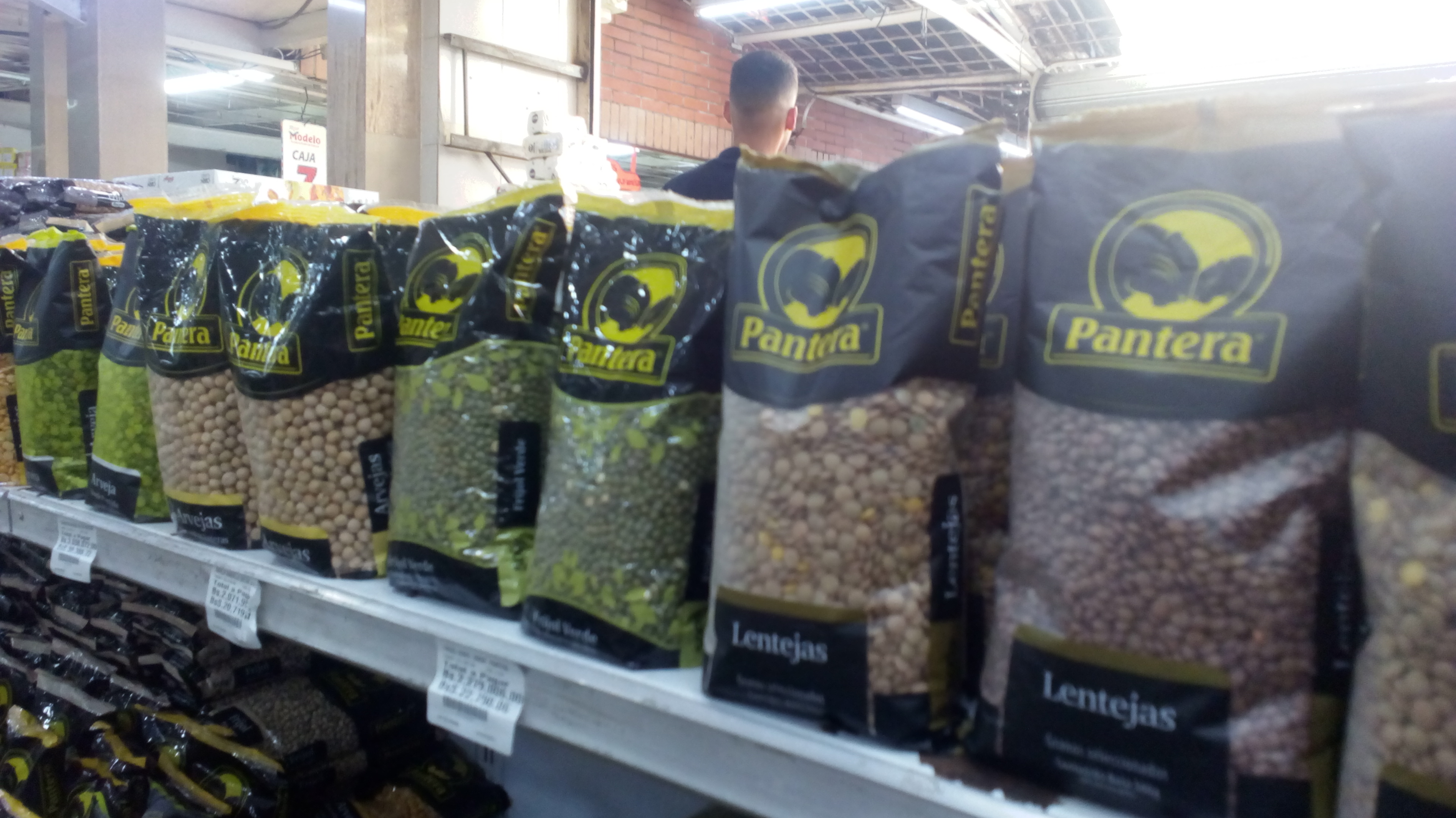 “La necesidad nos obligó  a bajar calidad de la comida”