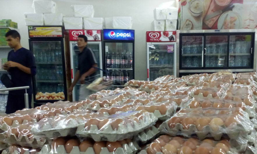 Huevos disminuyeron su precio en un 25%