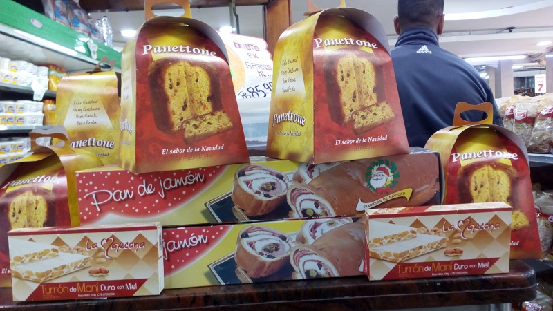Comienzan a aparecer combos navideños en panaderías