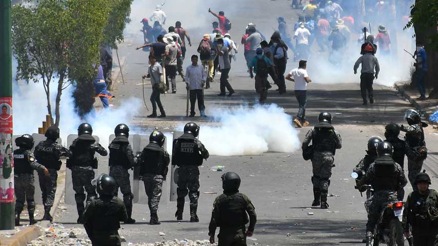 Al menos 30 heridos durante protestas en Bolivia