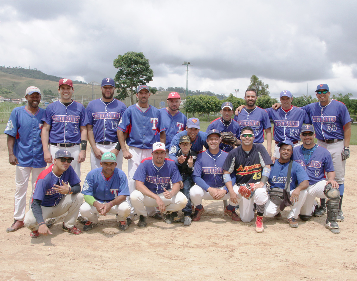 Tiburones bicampeones B-4 de San Antonio