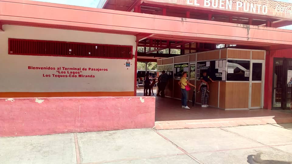 Autobuseros comienzan a pagar impuesto en el Terminal