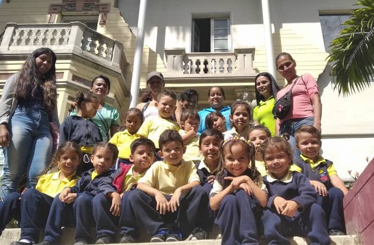 Alumnos de UE Manuel Díaz Rodríguez visitan Villa Teola